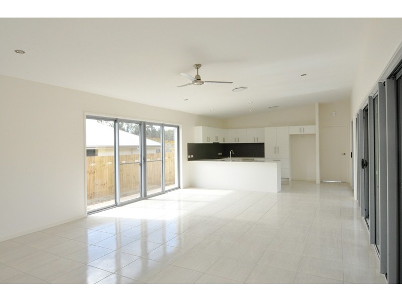 9 Telopea Place, Kirkwood QLD 4680