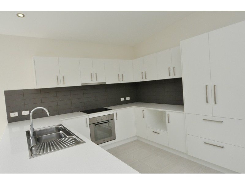 9 Telopea Place, Kirkwood QLD 4680