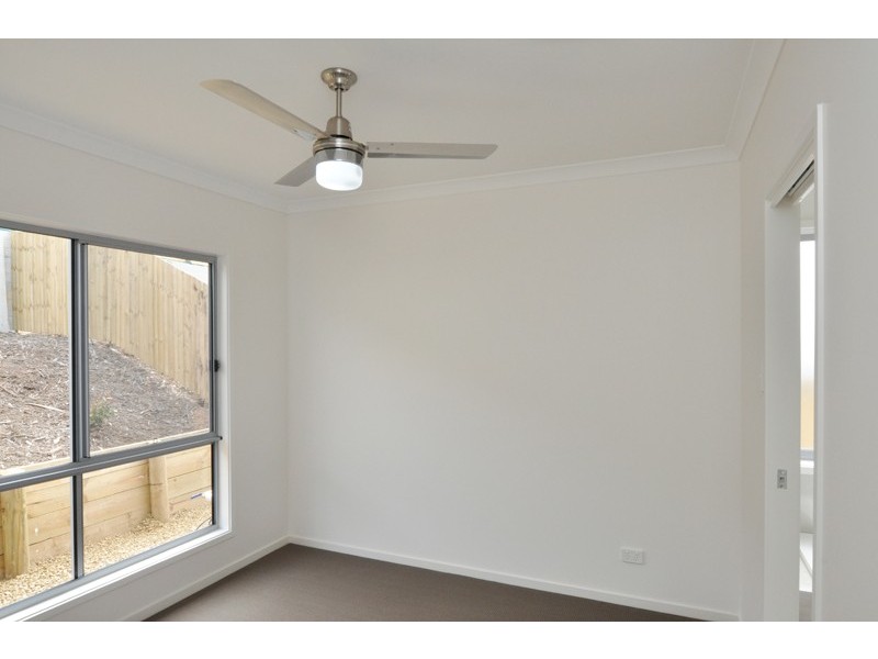 9 Telopea Place, Kirkwood QLD 4680