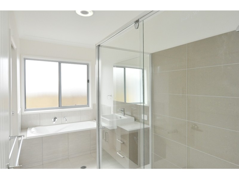 9 Telopea Place, Kirkwood QLD 4680