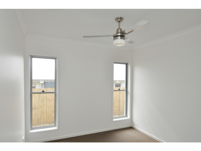 9 Telopea Place, Kirkwood QLD 4680