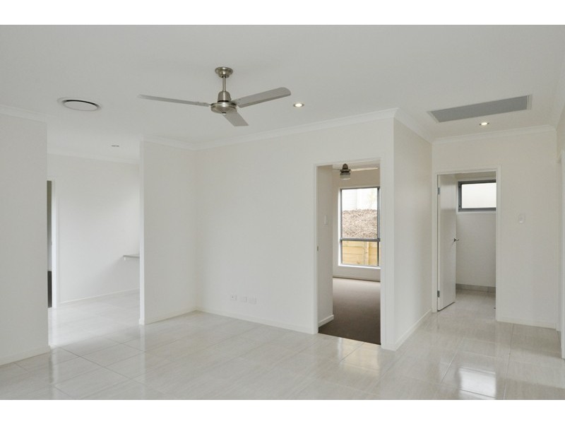 9 Telopea Place, Kirkwood QLD 4680