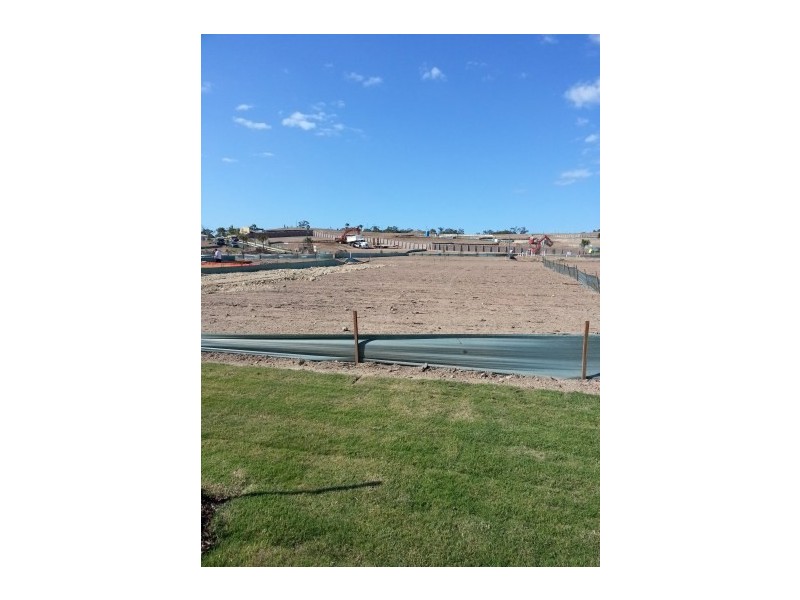 11 Bragg Court, Kirkwood QLD 4680