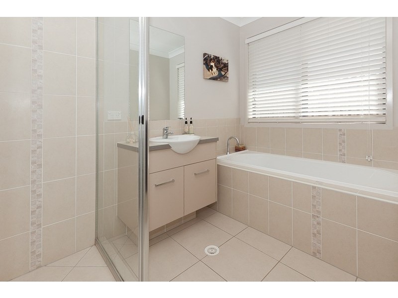 23 Courtney Place, Moggill QLD 4070