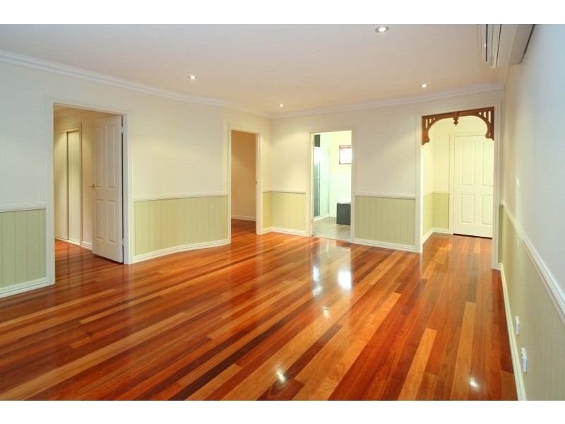 18 Drummond Street, Greenslopes QLD 4120
