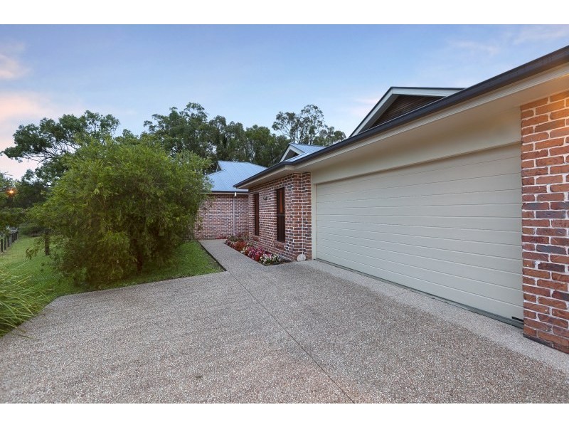 2-4 Showgrounds Drive, Highvale QLD 4520