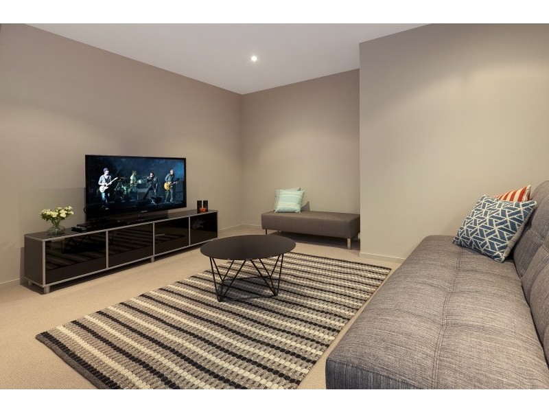 12 Thurlow Street, Newmarket QLD 4051