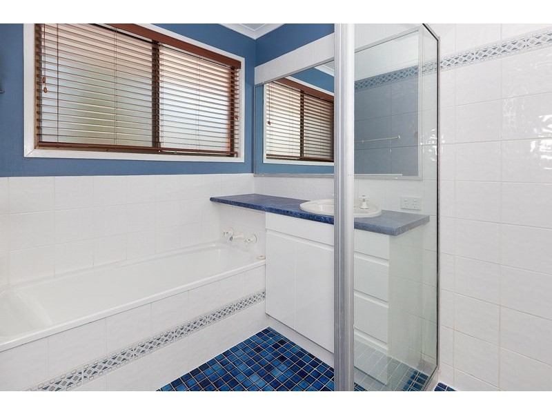 16 Banyan Street, Bellbowrie QLD 4070