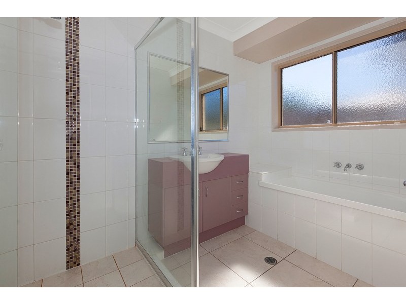 19 Berkerley Circuit, Bellbird Park QLD 4300