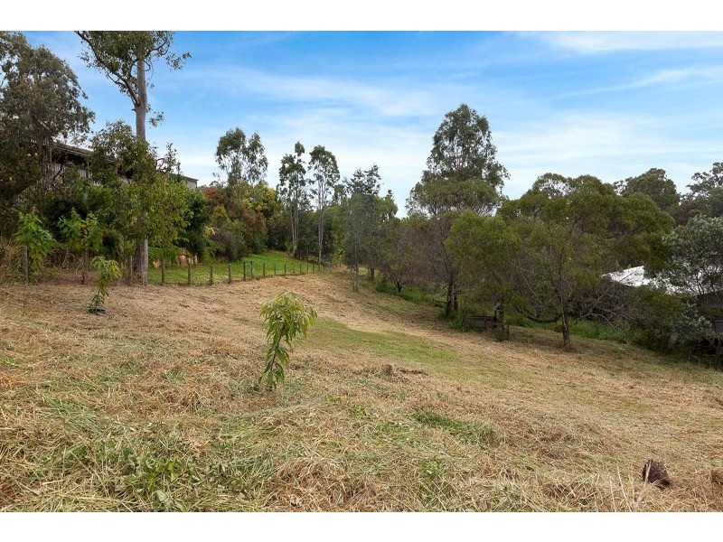 16 Stanaway Place, Bellbowrie QLD 4070