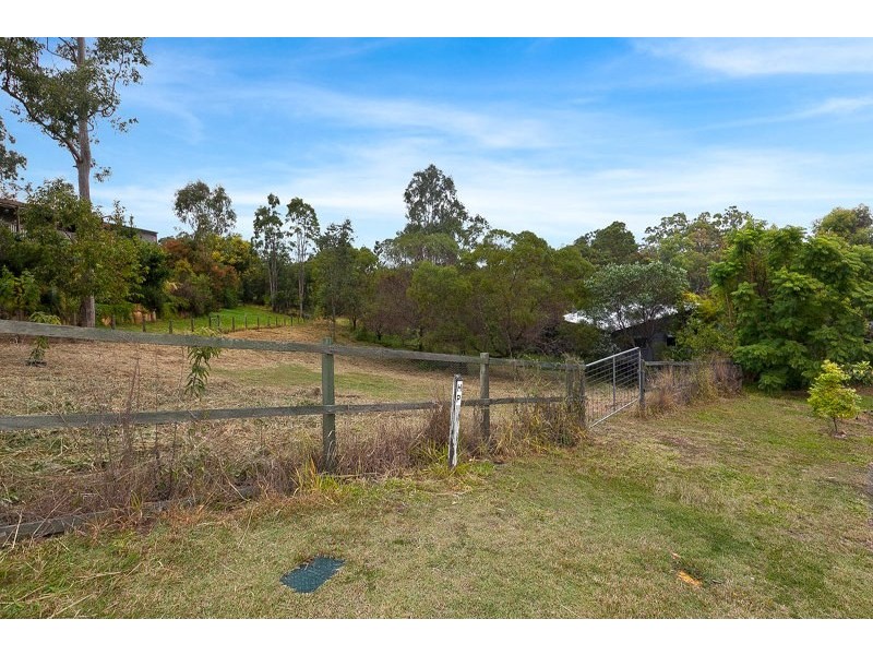 16 Stanaway Place, Bellbowrie QLD 4070