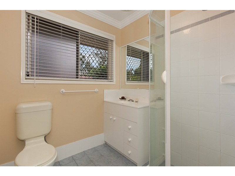 1 Taradale Close, Moggill QLD 4070