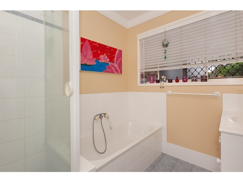 1 Taradale Close, Moggill QLD 4070