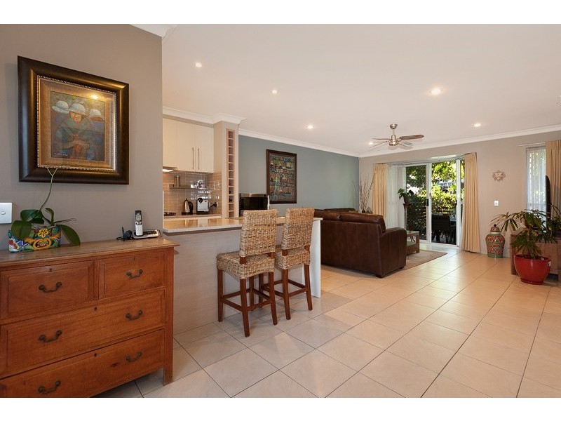 74 Rothwell Crescent, Hendra QLD 4011