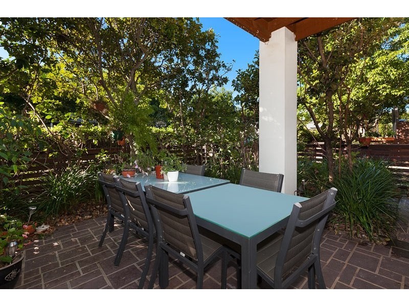74 Rothwell Crescent, Hendra QLD 4011