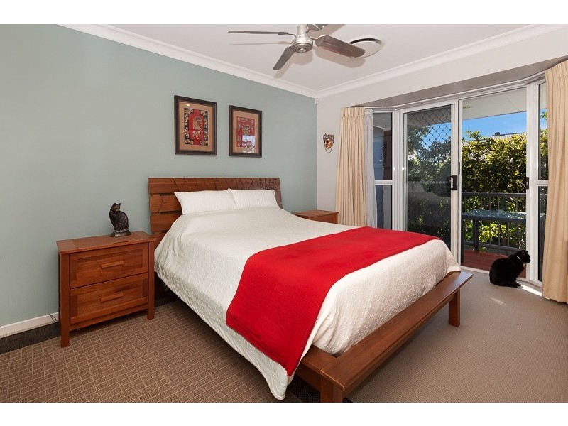 74 Rothwell Crescent, Hendra QLD 4011