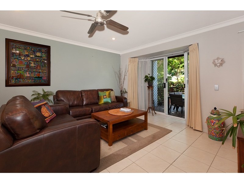 74 Rothwell Crescent, Hendra QLD 4011