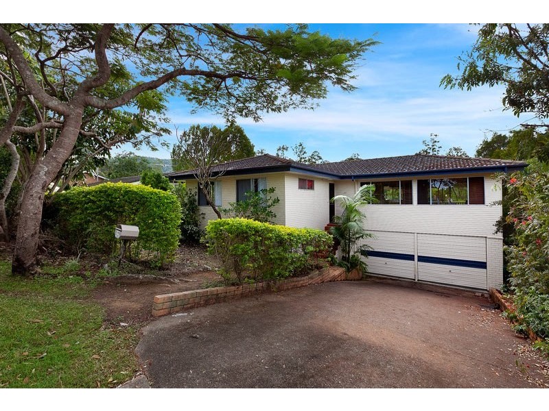 145 Burbong Street, Chapel Hill QLD 4069