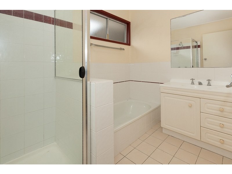 145 Burbong Street, Chapel Hill QLD 4069