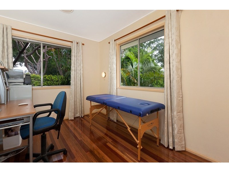 145 Burbong Street, Chapel Hill QLD 4069