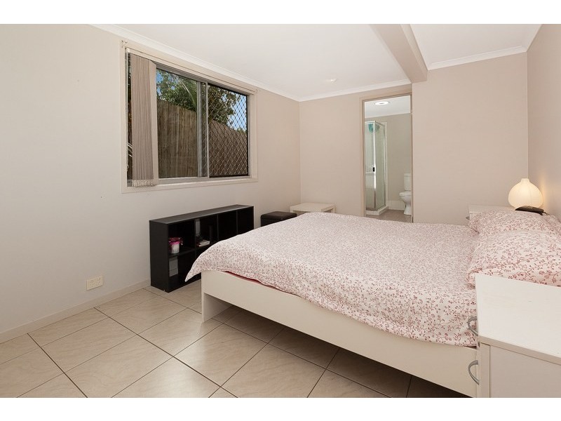 145 Burbong Street, Chapel Hill QLD 4069