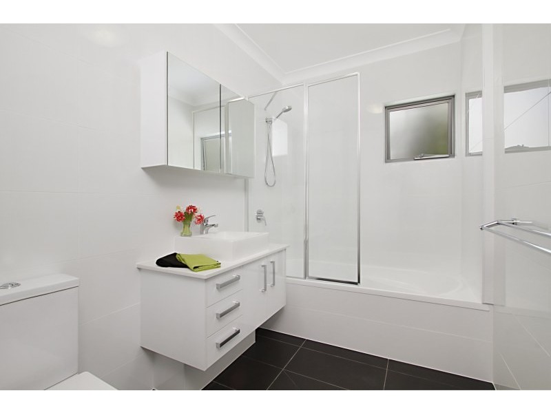 Unit 1/22 Panitya Street, Greenslopes QLD 4120