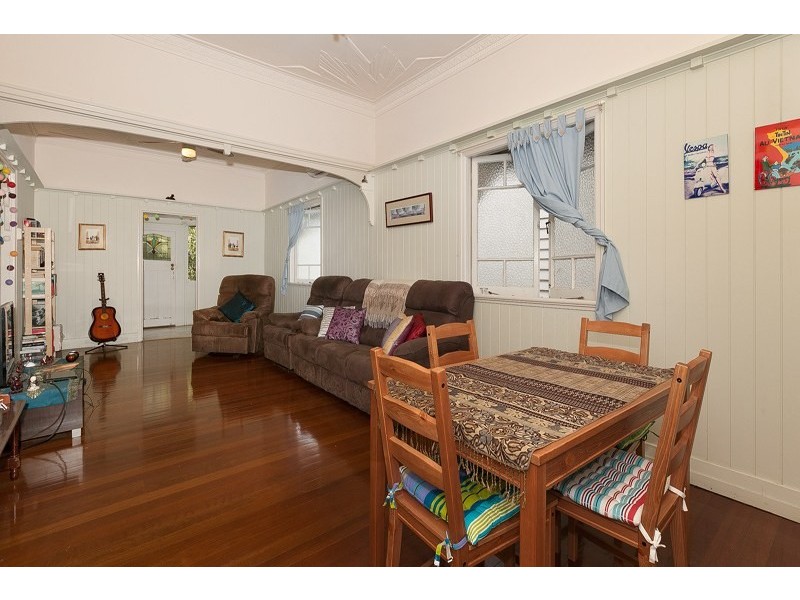 18 Overend Street, Norman Park QLD 4170