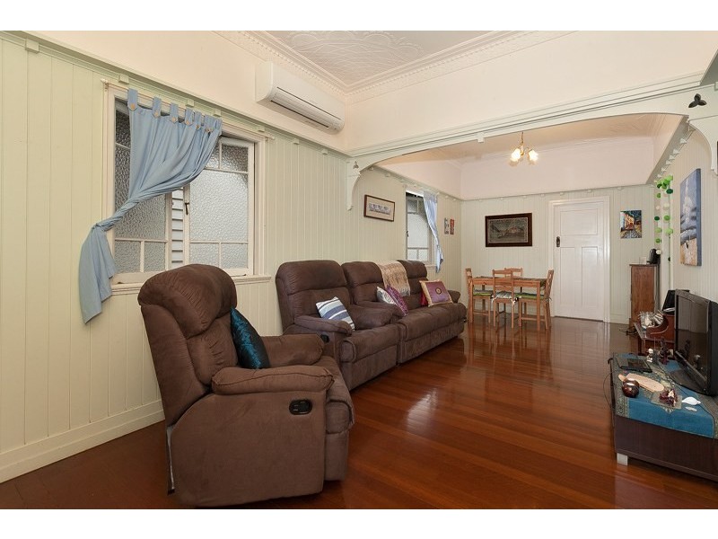 18 Overend Street, Norman Park QLD 4170