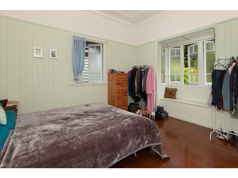 18 Overend Street, Norman Park QLD 4170