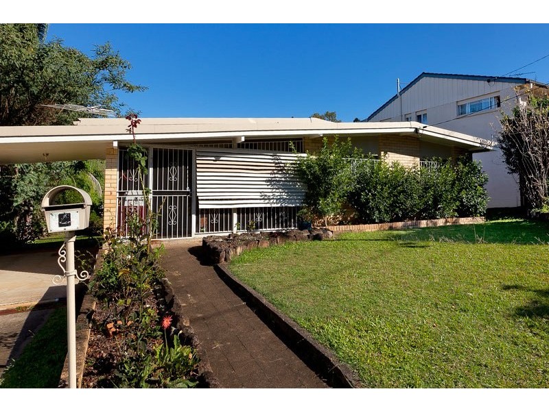 4 Robbins Street, Corinda QLD 4075