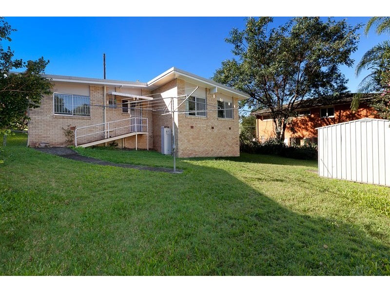 4 Robbins Street, Corinda QLD 4075