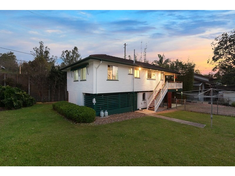 74 Kilkivan Avenue, Kenmore QLD 4069