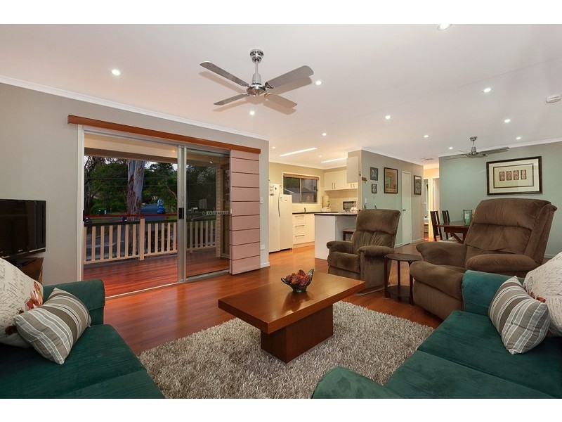 74 Kilkivan Avenue, Kenmore QLD 4069