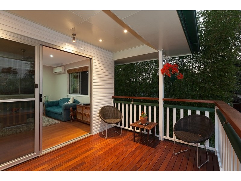 74 Kilkivan Avenue, Kenmore QLD 4069