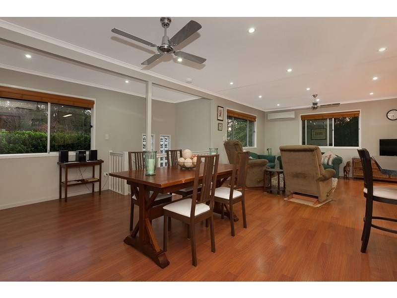 74 Kilkivan Avenue, Kenmore QLD 4069