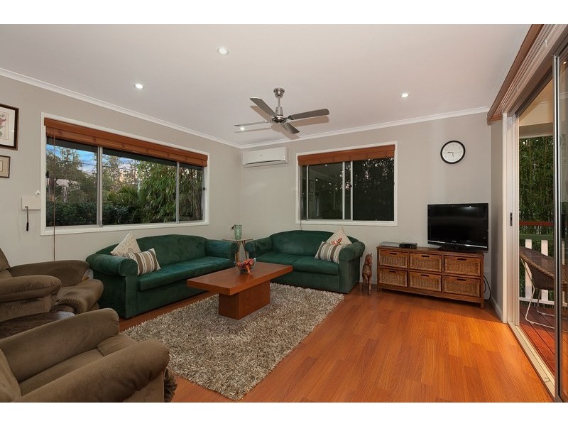 74 Kilkivan Avenue, Kenmore QLD 4069