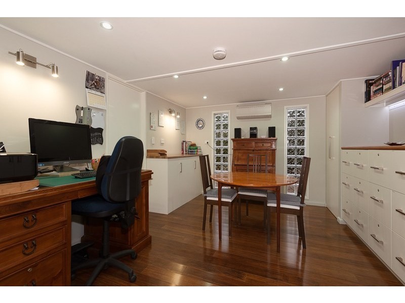 74 Kilkivan Avenue, Kenmore QLD 4069