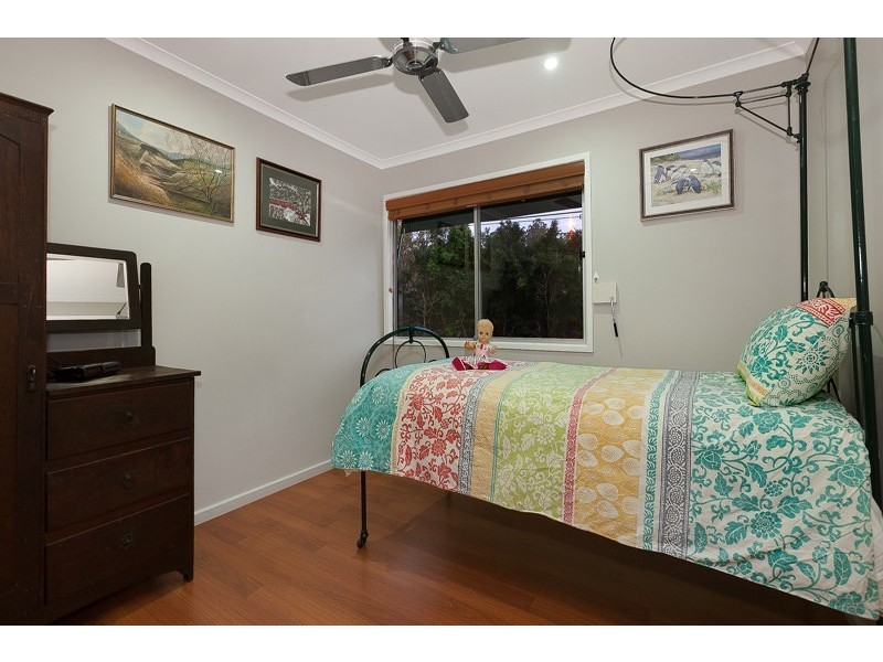 74 Kilkivan Avenue, Kenmore QLD 4069