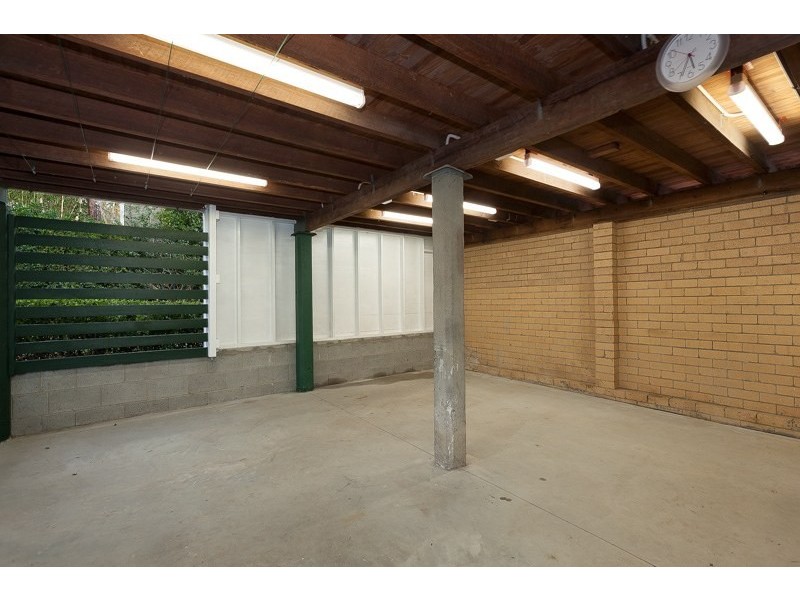 74 Kilkivan Avenue, Kenmore QLD 4069