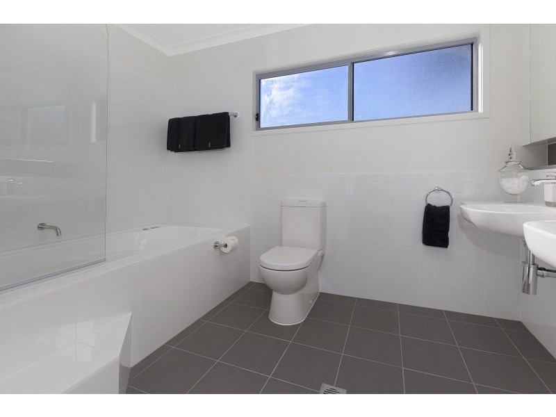 Unit 2/29 Salt Street, Windsor QLD 4030