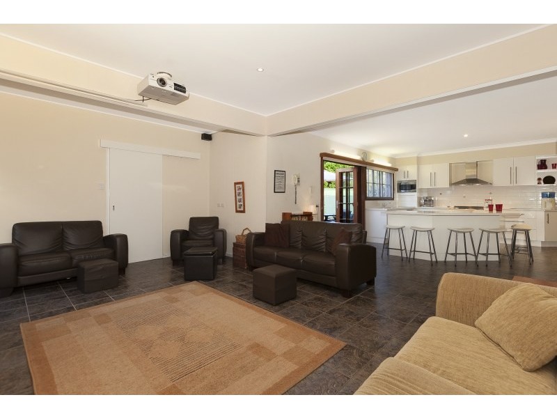 1 Conebush Crescent, Bellbowrie QLD 4070