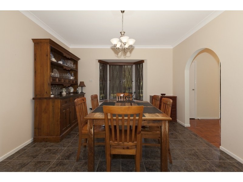 1 Conebush Crescent, Bellbowrie QLD 4070