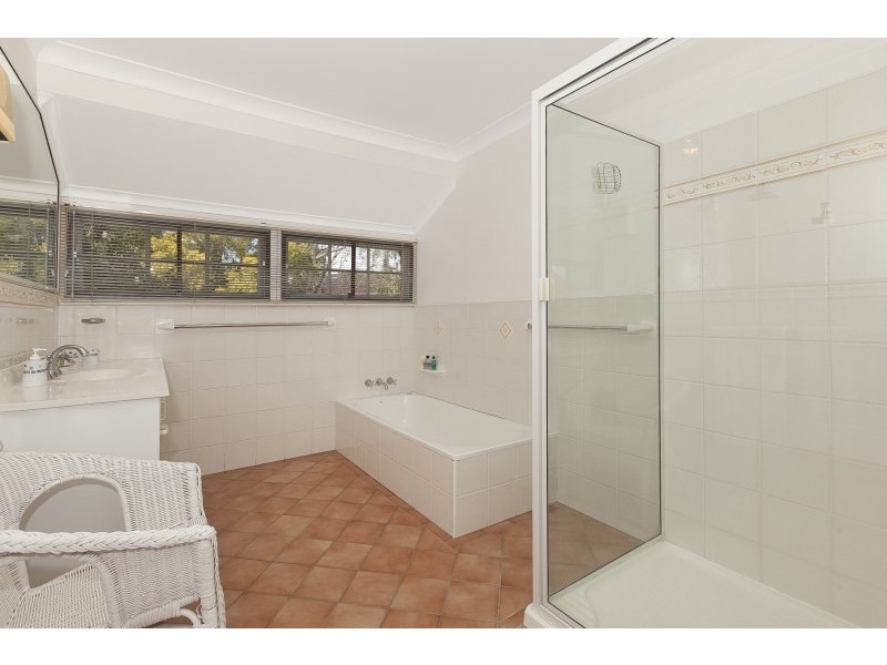 1 Conebush Crescent, Bellbowrie QLD 4070