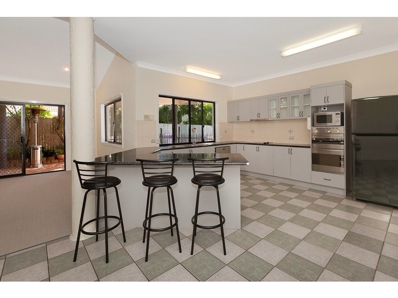 15 Willow Place, Carindale QLD 4152