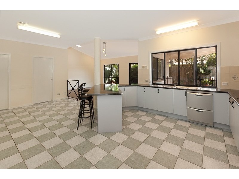 15 Willow Place, Carindale QLD 4152