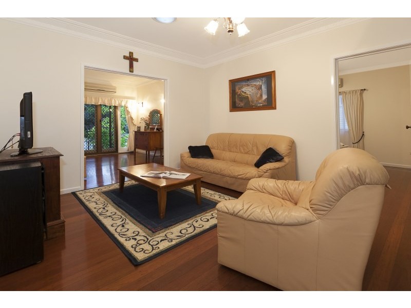 34 Willmington Street, Newmarket QLD 4051