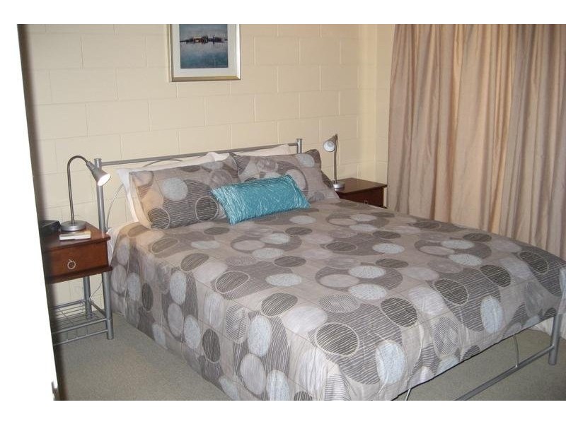 Unit 2/17 Rose Street, North Ward QLD 4810