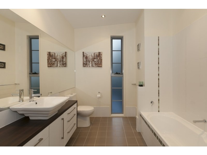 71 Carmel Street, Bardon QLD 4065