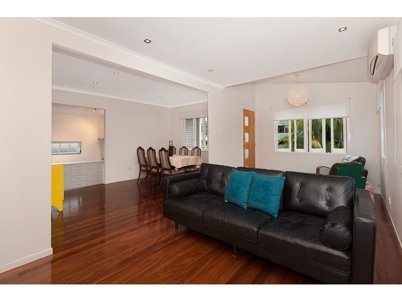 15 Almora Street, Wooloowin QLD 4030
