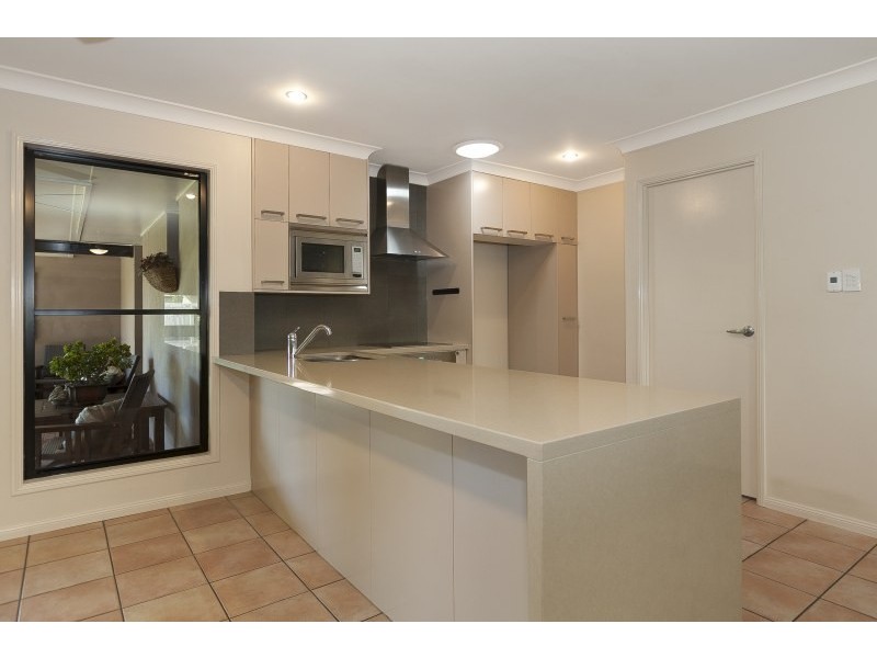 8 Haase Place, Bellbowrie QLD 4070